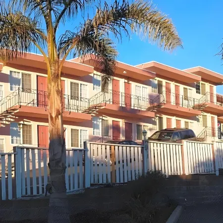 Fireside Inn by the Beach Boardwalk & Bowling