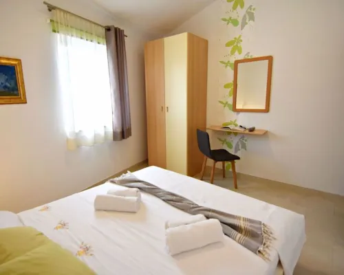 Ideal getaway flat with pool and rumpus room 타르 호텔