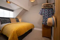 Morland   Contemporary Lakeland Home by LetMeStay