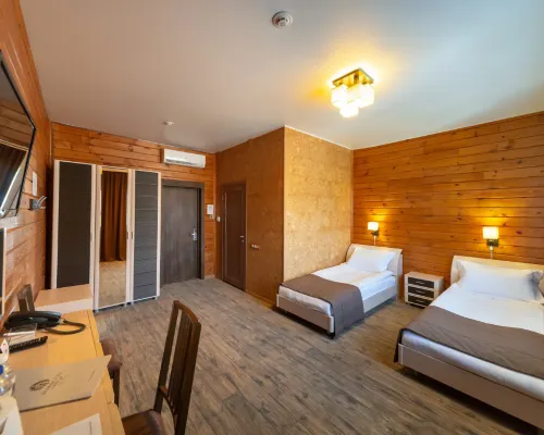 Guest House Vremena Goda โรงแรมในบราตสก์