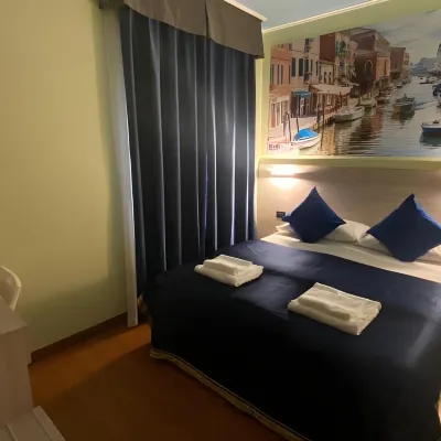 Hotel Ducale Hotel dekat Pulau San Michele