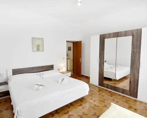 Ground-floor retreat surrounded by nature Ξενοδοχεία στην πόλη Basanija
