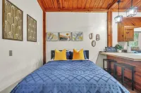 Secluded Cabin on 21 Acres Near Florida Springs