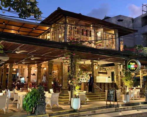 Sari Bunga Hotel - Legian, Walking Distance to Legian Beach Hotel in zona Spiaggia di Double Six