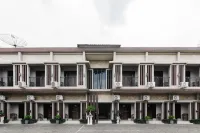 RedDoorz Syariah Near Tugu Juang Jambi - 3-Sterne