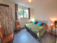Stylish Holiday Home Near Sea - parking