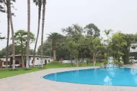 w Spacious 12br Stay w Pool BBQ in Pachacamac -  Privatzimmer