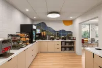 La Quinta Inn & Suites By Wyndham Kelowna Bc - breakfast