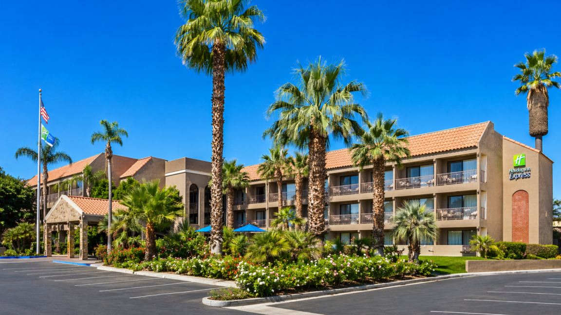 Holiday Inn Express PALM DESERT by IHG