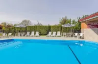 Oasis Inn - Pools
