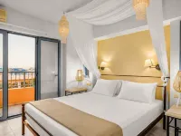 Golden Bay Apartments-Garden Haven - 3-Star