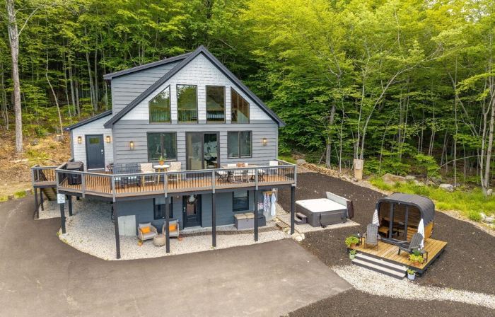 Ski Castle:3 Miles Sunday River-Ski-Hot Tub-Sauna-Fire Pit-EV CHG-Sleeps 14 Pple