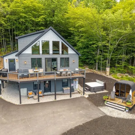 3mi Sunday River-Swimming -Castle Lodge-Hot Tub-Sauna-Pond -EV Charger-14 Pple