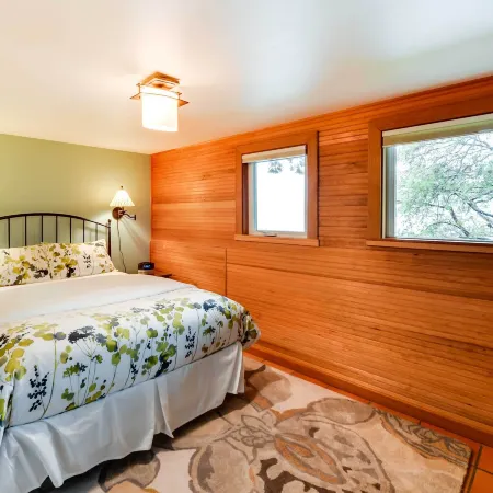 The Nest Gorgeous Waterfront la Conner Getaway!