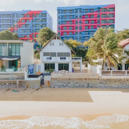 GAO Bee One Beachfront Pool Villa