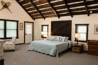 Inn at Lake Joseph - Boutique