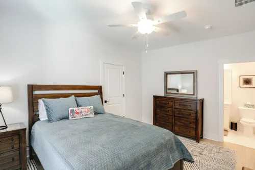 2 Mi to Dtwn! Newly Built Oxford Retreat w/ Porch - واي فاي