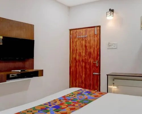 Embassy Gate Residency - Opp US Embassy Hotels near سفارة الولايات المتحدة الأمريكية