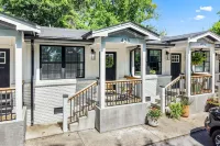 Modern 1BD Condo - Downtown Walkable to F&M Bank Arena - 4-Star