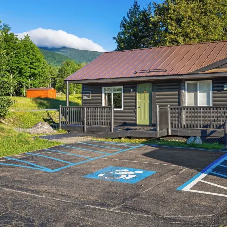 Wolfjaw Lodge