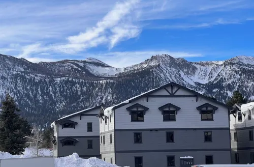Basecamp at Mammoth Creek - 3-Star