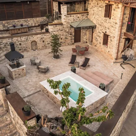 Villa De Madeleine - Stone villa Jacuzzi