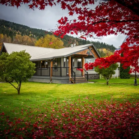 Revelstoke Lodge