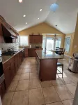 Spacious Lakefront - 3-نجوم