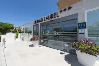 Aparthotel Ciudad Laurel - parking