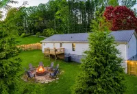Thuja Hideaway - New River Gorge Escape - Pet Friendly - 3-Star