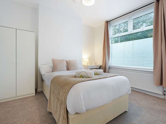 Modern Duplex 4BR Thornaby by Stay With Us