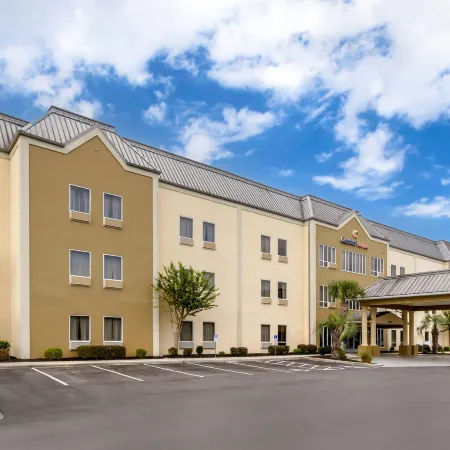 Comfort Suites at the University