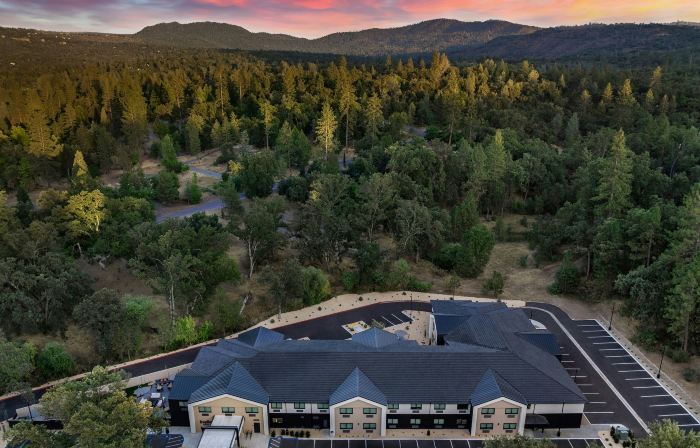 The Inelle, Oakhurst Yosemite, a Tribute Portfolio Hotel