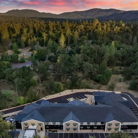 The Inelle, Oakhurst Yosemite, a Tribute Portfolio Hotel