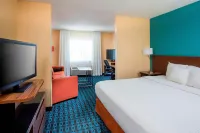 Fairfield Inn & Suites Peru - parking