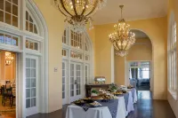 Grand Galvez Resort, Autograph Collection - breakfast