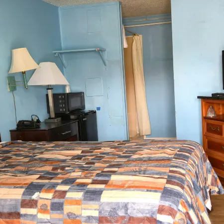 Holiday Motel by Belvilla Cleveland, TN