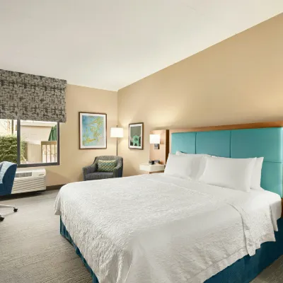 Hampton Inn Portland Airport Hotels near Cascade Brewing Barrel House
