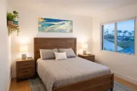 Guest Favorite! Easy Walk to Beach/Food & Shops + Private Parking - 4-Star