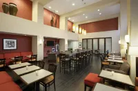 Hampton Inn & Suites Conroe I-45 North - 2-Star