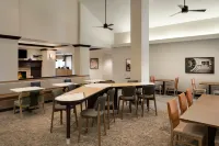 Homewood Suites by Hilton Fort Wayne - parking