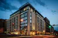 The Maven Hotel at Dairy Block - Jacuzzi