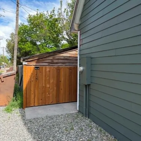 Downtown Cody Barn BnB; Sleeps 2 w/ A/C!