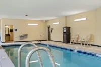 Cobblestone Hotel & Suites - Alpine - Pools