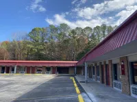 Red Roof Inn Jacksonville, Al - parking