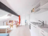 Renovated studio in the attic — Paris 30 minutes away - Homestays