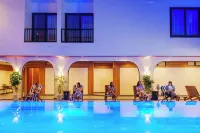 Hotel Lumen - A Garden of Lights - piscina