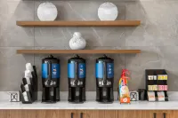 La Quinta Inn & Suites By Wyndham Roanoke Hollins/I-81 - sarapan