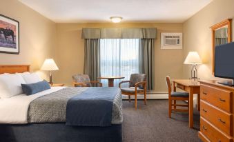 Travelodge by Wyndham Edson 2409079 Alberta Ltd.