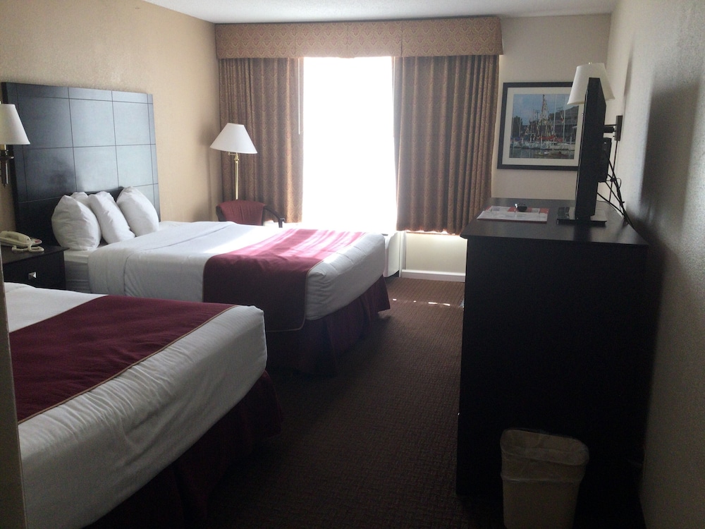 Ramada by Wyndham Grayling Hotel & Conference Center